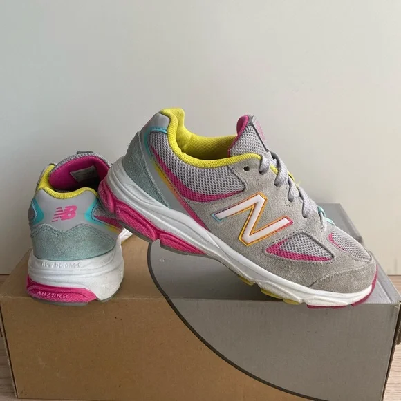 New Balance 888 v2 Grey/Pink Kids Sneakers - SZ 3 Y - Picture 2 of 15